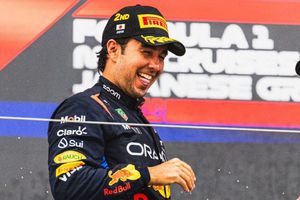 ¡Lanchitas afectadas! Checo Pérez y Verstappen chocan en dinámica de Red Bull