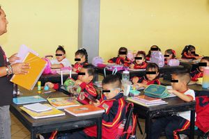 Cuotas en escuelas de la SEP: Checa si son obligatorias y qué hacer si te cobran