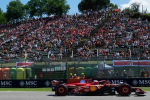 Checo Pérez supera a Max Verstappen en la PL1 del GP de Imola; Leclerc terminó 1ro