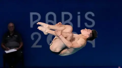 ¡Es de bronce! Osmar Olvera finaliza tercero en trampolín 3m y suma su segunda presea de París 2024