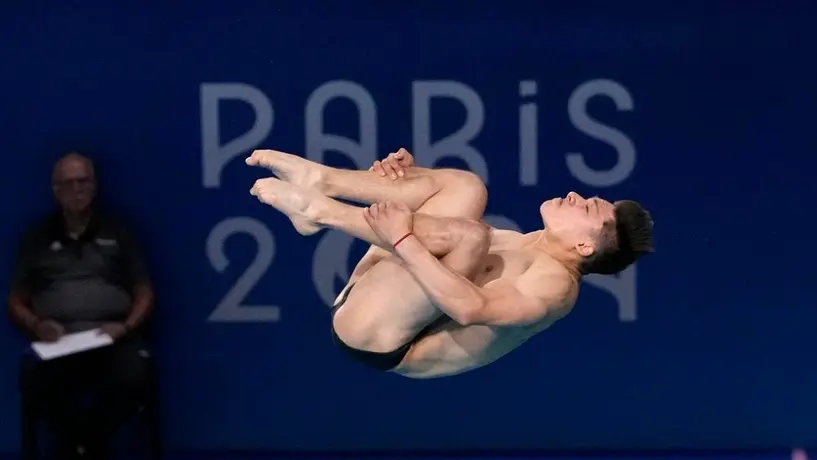 ¡Es de bronce! Osmar Olvera finaliza tercero en trampolín 3m y suma su segunda presea de París 2024