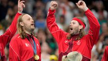 ¡A lo grande! Dinamarca celebra con cervezas en el vestidor el oro en balonmano