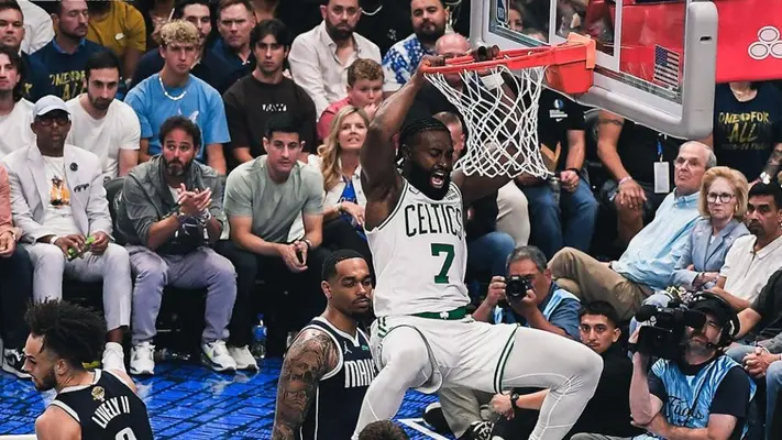 Celtics gana el tercer juego y se encamina para obtener su título 18