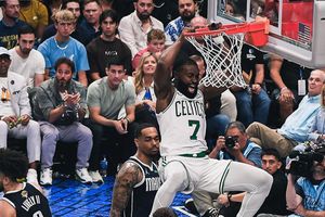 Celtics gana el tercer juego y se encamina para obtener su título 18