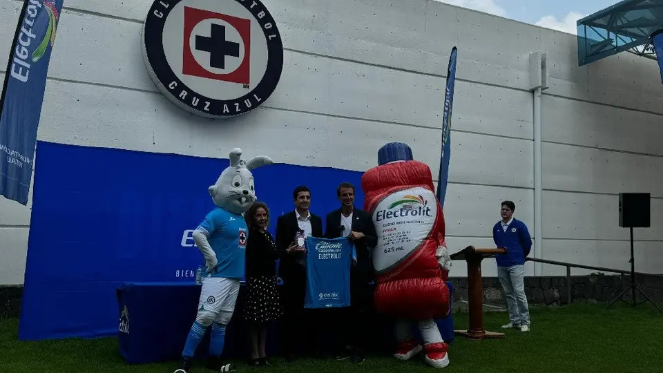 Cruz Azul y Electrolit firmaron acuerdo comercial por los siguientes tres años