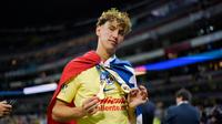 ¡Locura! Afición azulcrema recibe a Lichnovsky tras participar en la Copa América