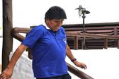 Evo Morales sufre una fuerte caída de las escaleras cuando salía de dar una conferencia de prensa