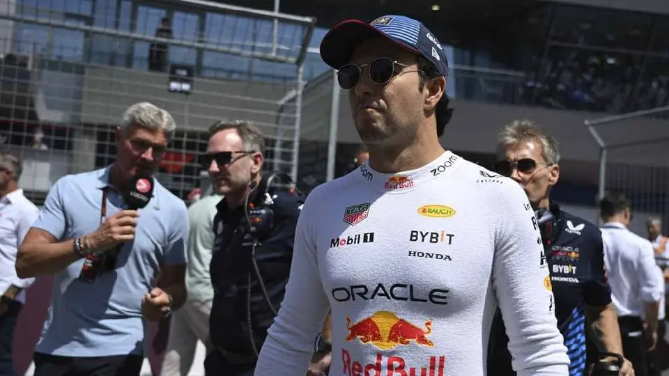 Checo Pérez 'culpó' a Red Bull por el mal resultado: 'No fue mi decisión, fue del equipo'
