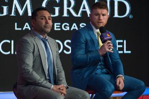 'Canelo' Álvarez manda mensaje a Óscar de la Hoya: "No lo quiero en mi vida"