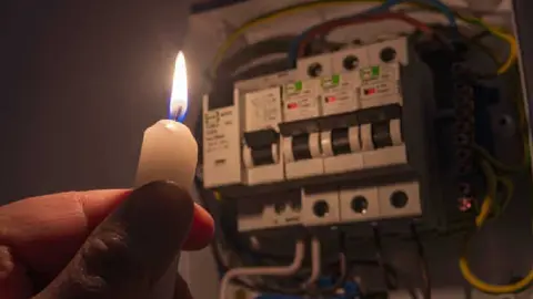 CFE anuncia nuevo apagón masivo de luz por la época de lluvias