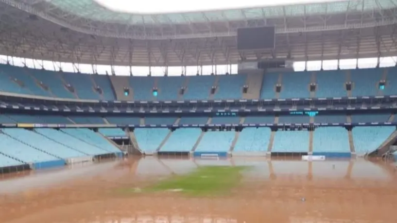 Fuertes inundaciones invaden el estadio del Gremio, reportan personas fallecidas y desaparecidas