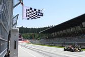 Verstappen superó a los McLaren y se llevó la sprint en Austria; Checo Pérez fue octavo