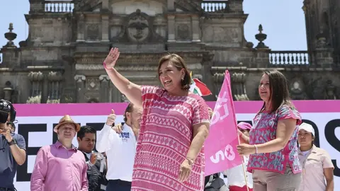 Xóchitl Gálvez se presenta ante 95 mil personas en el Zócalo de la Ciudad de México