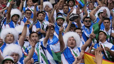 España debuta con triunfo en París 2024 ante una colorida y aclamada Uzbekistán