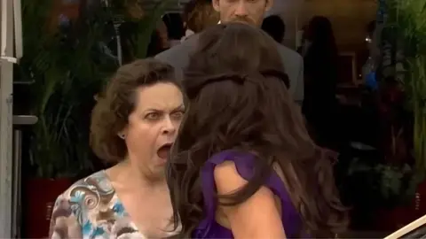 ¡No aguanto! Silvia Mariscal, Doña Refugio en 'Teresa', cierra su cuenta de Instagram tras la ola de memes