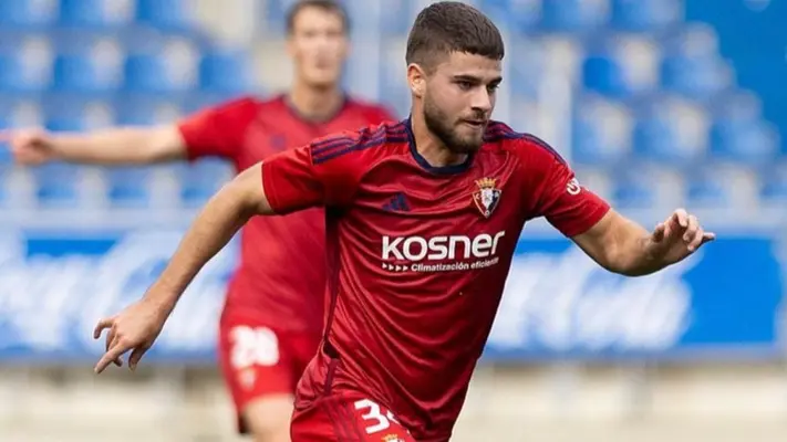 Jugador de Osasuna dura dos minutos en el partido tras ser lesionado por su compañero