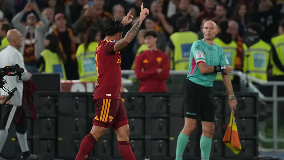 Santiago Castro celebrando su gol ante la Genoa | AP