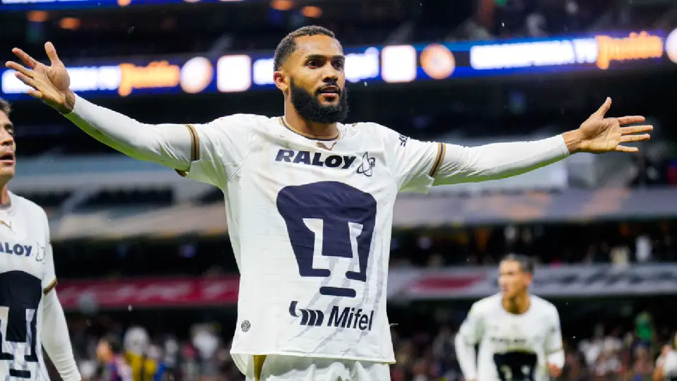 Pumas derrota al Atlante con doblete de Juninho y apaga homenaje del Hobbit