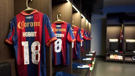 ¡Leyenda! Así fue la dedicatoria especial del Atlante al Hobbit Bermúdez ante Pumas