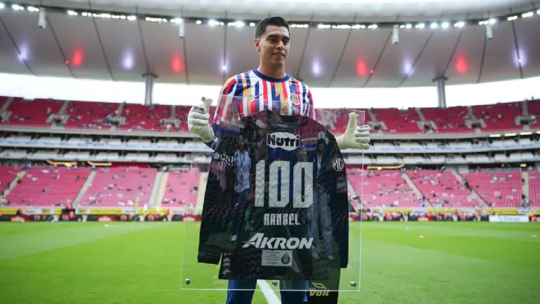 Raúl 'Tala' Rangel, portero de Chivas, previo al partido ante Tigres | IMAGO7