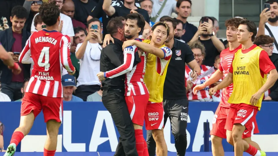 Atlético de Madrid vence al Espanyol con gol agónico; Obed Vargas se queda sin minutos