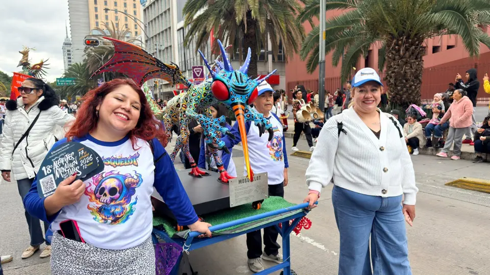 Las figuras monumentales sorprendieron a los asistentes por sus diseños y llamativas combinaciones de colores. / Georgina Sánchez