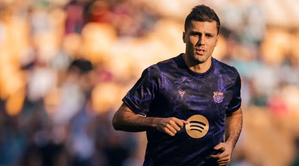 Rodri calentando previo a enfrentar al Betis en LaLiga | x:@Barcelona