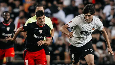No apaga el fuego: Valencia y el Vasco Aguirre sufren