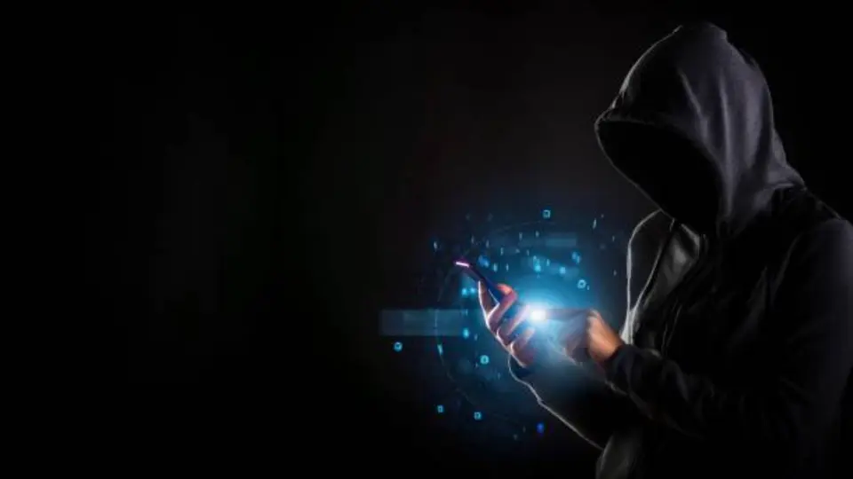 Fraude con IA: así pueden clonar tu voz mediante llamadas telefónicas y cómo protegerte