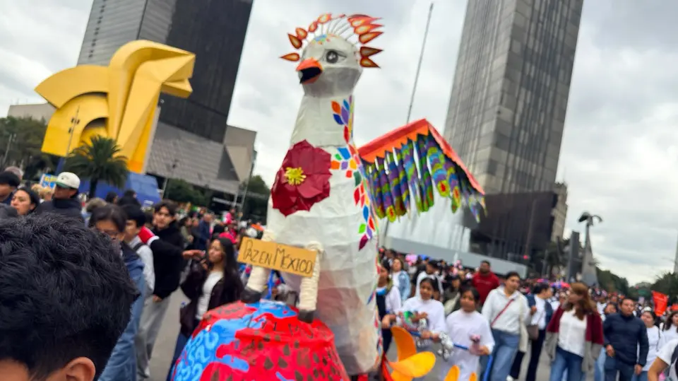 El desfile de alebrijes es una de las actividades culturales que anticipan las celebraciones del Día de Muertos en la CDMX. / Georgina Sánchez