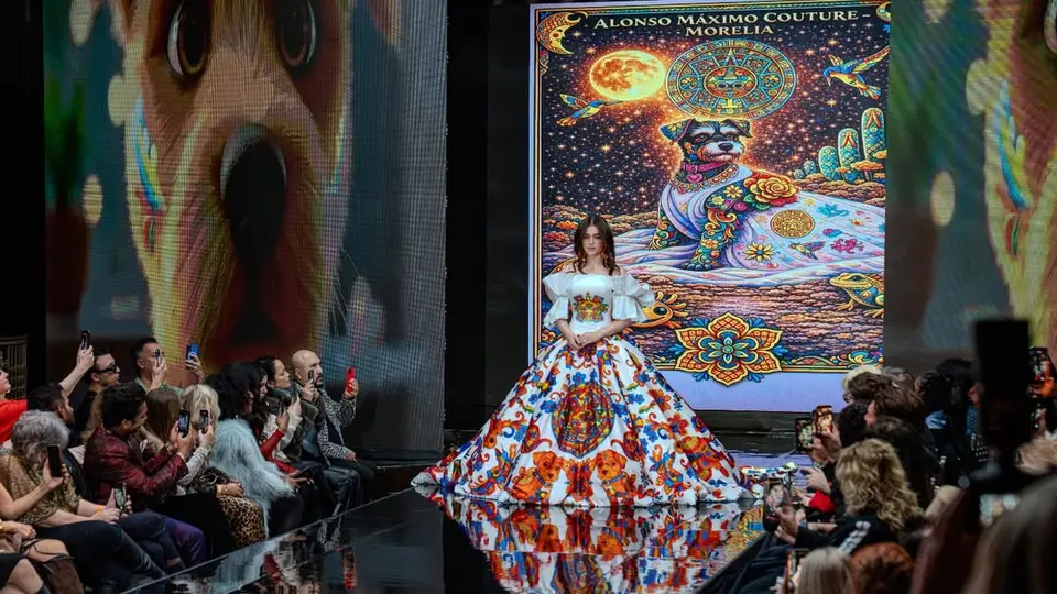 El desfile fue del diseñador mexicano Alonso Máximo inspirado en Morelia / IG: @alonsomaximony