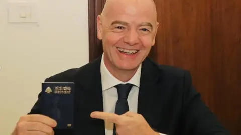 Infantino con su pasaporte libanés | INSTAGRAM: @gianni_infantino