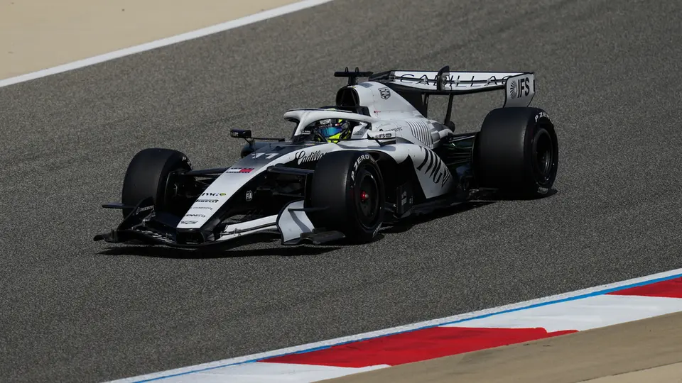 ¡El más querido! Fórmula 1 recibe a Checo Pérez "como rey" en la pretemporada en Bahréin