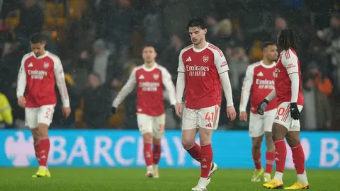 Arsenal tras empatar con Wolves | AP
