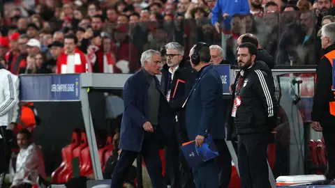 Mourinho se fue expulsado del encuentro | AP