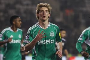 Newcastle golea a Qarabag con póker de Anthony Gordon en Champions League