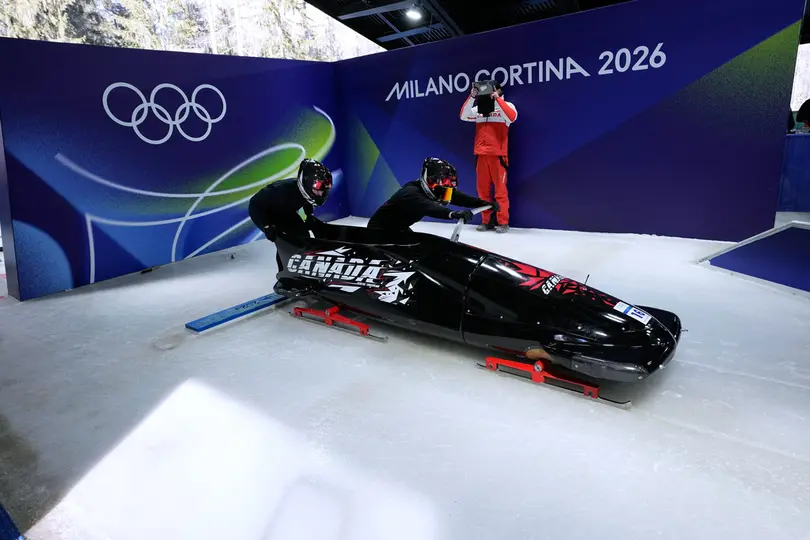 El equipo femenino de bosleigh de Canadá en su prueba de entrenamiento | AP