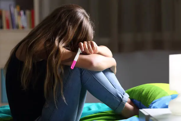 El embarazo en niñas menores de 14 años sería considerado resultado de violencia sexual y desigualdad estructural./ Pixabay