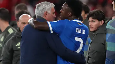 Mourinho insinúa que Vinicius Jr. provocó comentarios racistas en Benfica vs Real Madrid