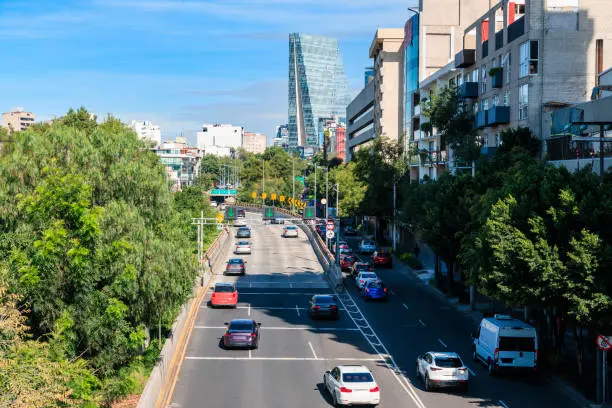 El “Hoy No Circula” busca controlar y reducir las emisiones contaminantes de vehículos automotores. / iStock