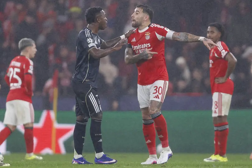 Otamendi y Vinicius tuvieron una discusión en pleno partido | AFP