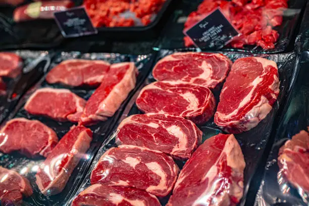 La práctica de abstenerse de comer carne en ciertos días durante la Cuaresma tiene un significado religioso y simbólico. / iStock