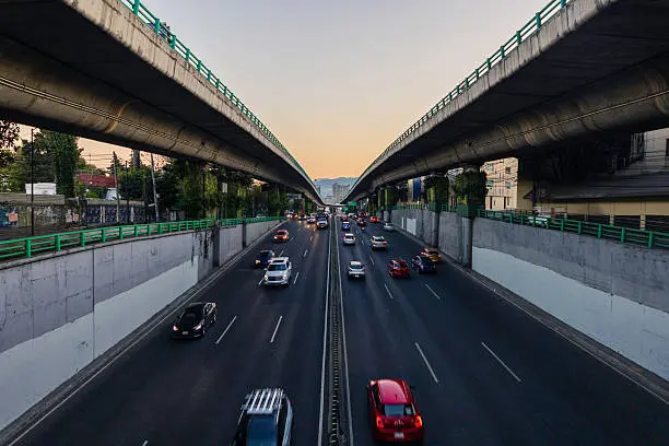 Algunos automóviles no se ven afectados por el programa y pueden circular normalmente. / iStock