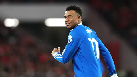 Mbappé volvió a ser titular en el duelo ante Benfica | AP