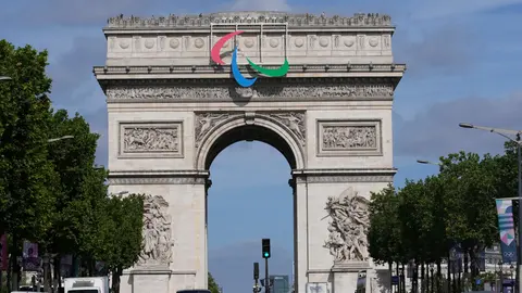 El logo de los juegos ya se puede apreciar en Milano | AP
