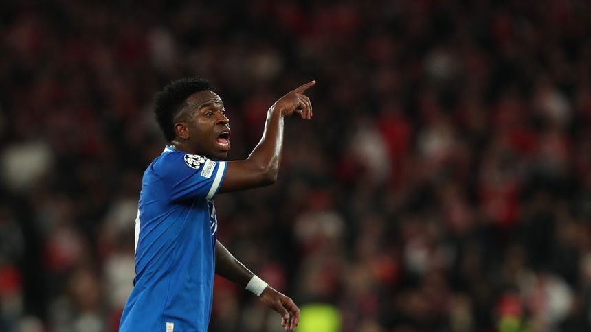 Vinicius reclama durante el partido ante Benfica en Champions League | AP