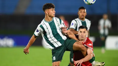 Thiago Espinosa en su etapa con Racing Club de Montevideo | AFP