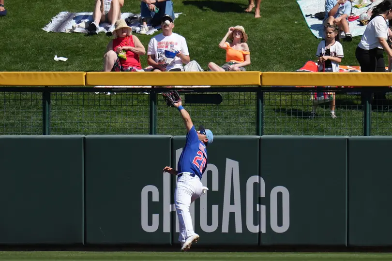 Michael Confort con los Chicago Cubs durante el entrenamiento de primavera | AP