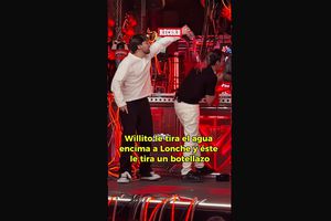 Willito Le Tira Agua A Lonche Y Se Lleva Un Botellazo