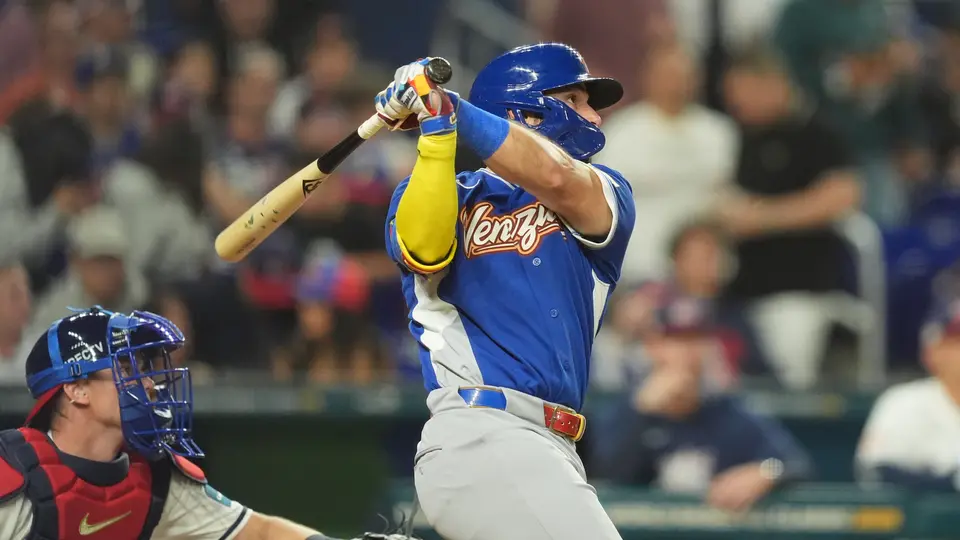 Wilyer Abreu conecta cuadrangular | AP